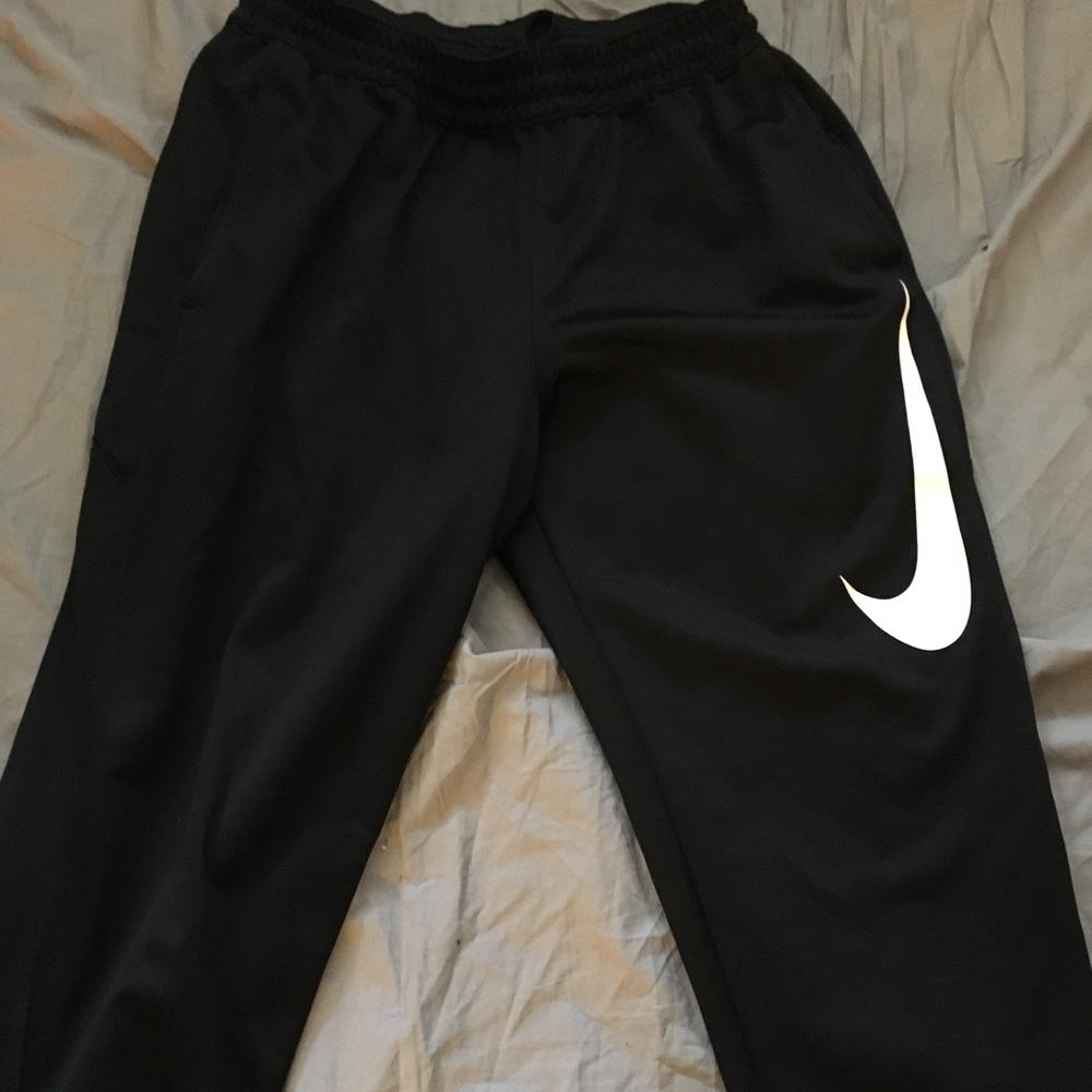 Nike joggers - Picture 2 of 2